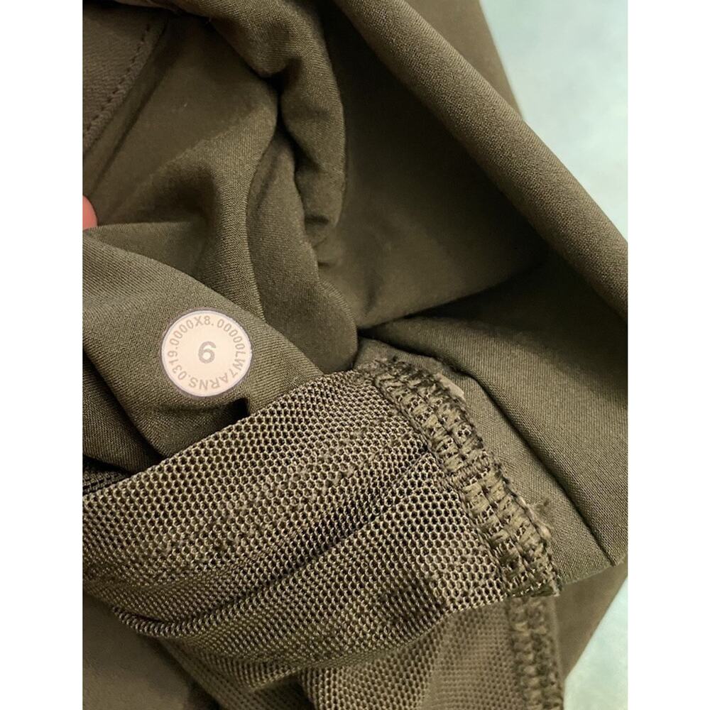Lululemon On The Fly Drawstring Shorts Running Dark Olive Green Pull On Size 6 - Picture 5 of 5